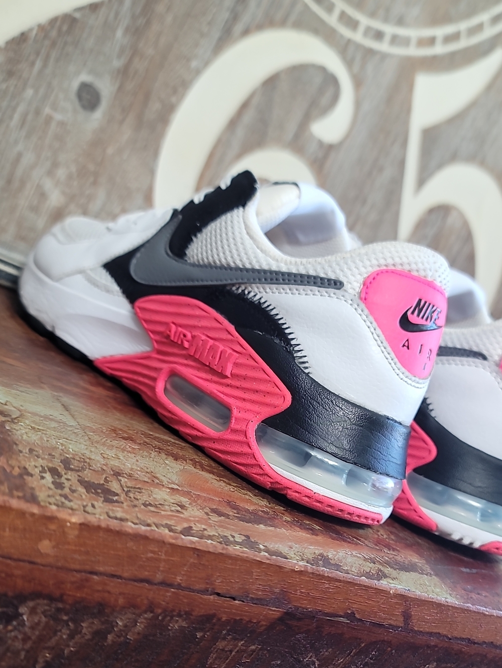 🔥 Nike Air Max Excee "Hyper Pink" Wmns 8 Great Condition, Fast Shipping - Picture 11 of 14